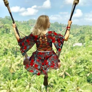 Selfie Leslie Floral back tie dress